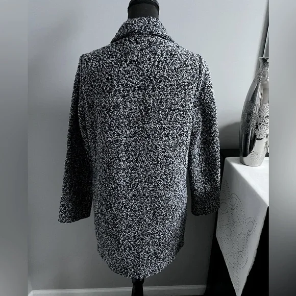 Black and White Boucle Tweed Coat - Picture 4 of 6